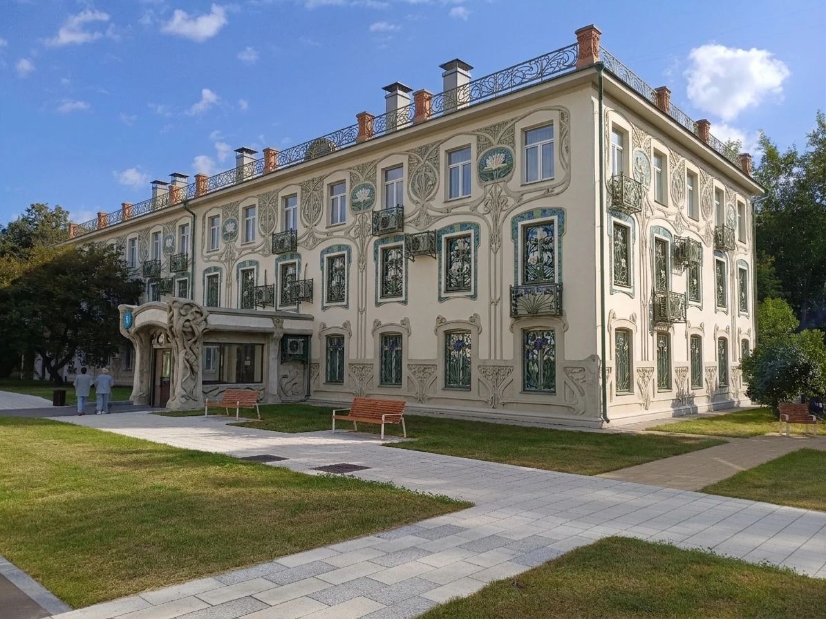Дизайн фасада в стиле Модерн (ар-нуво) — фото фасада от нейросети AI Facade